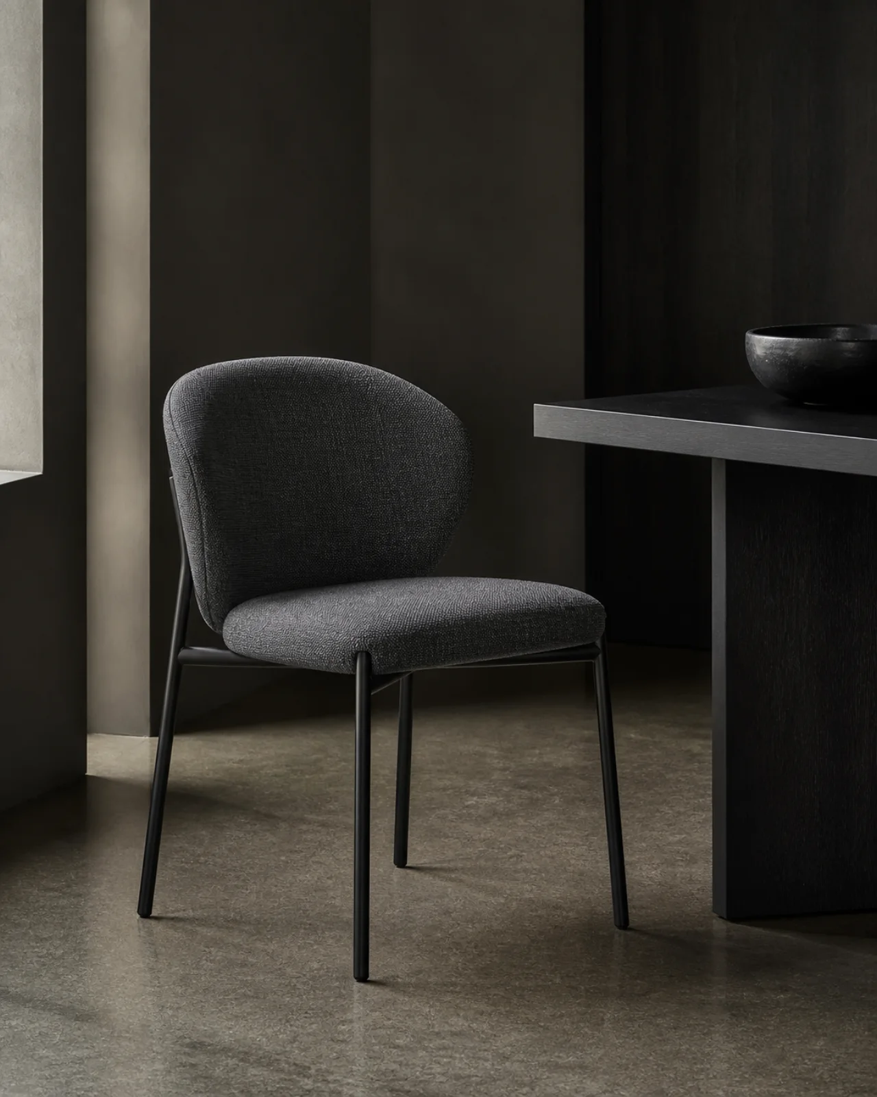 Source Canton visualisation of Rounded upholstered dining chair.